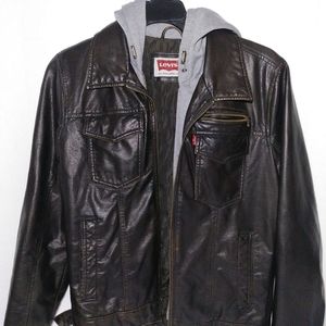 Levis leather jacket!!! Size M!!